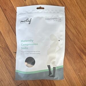 Motif Medical Maternity Compression Socks - Gray